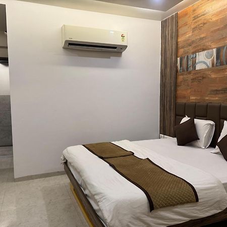 Hotel Kabir Ahmedabad Bagian luar foto