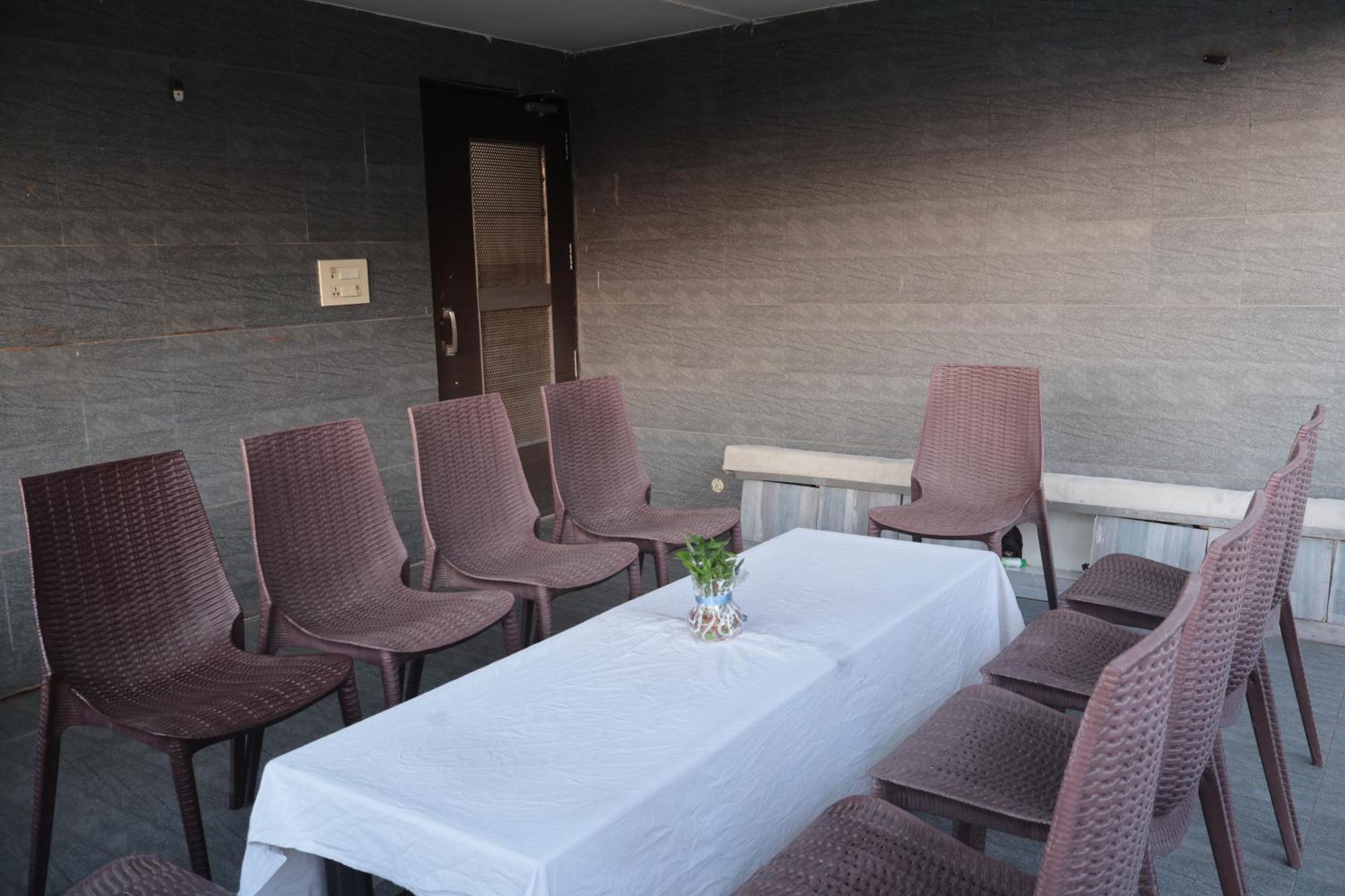 Hotel Kabir Ahmedabad Bagian luar foto