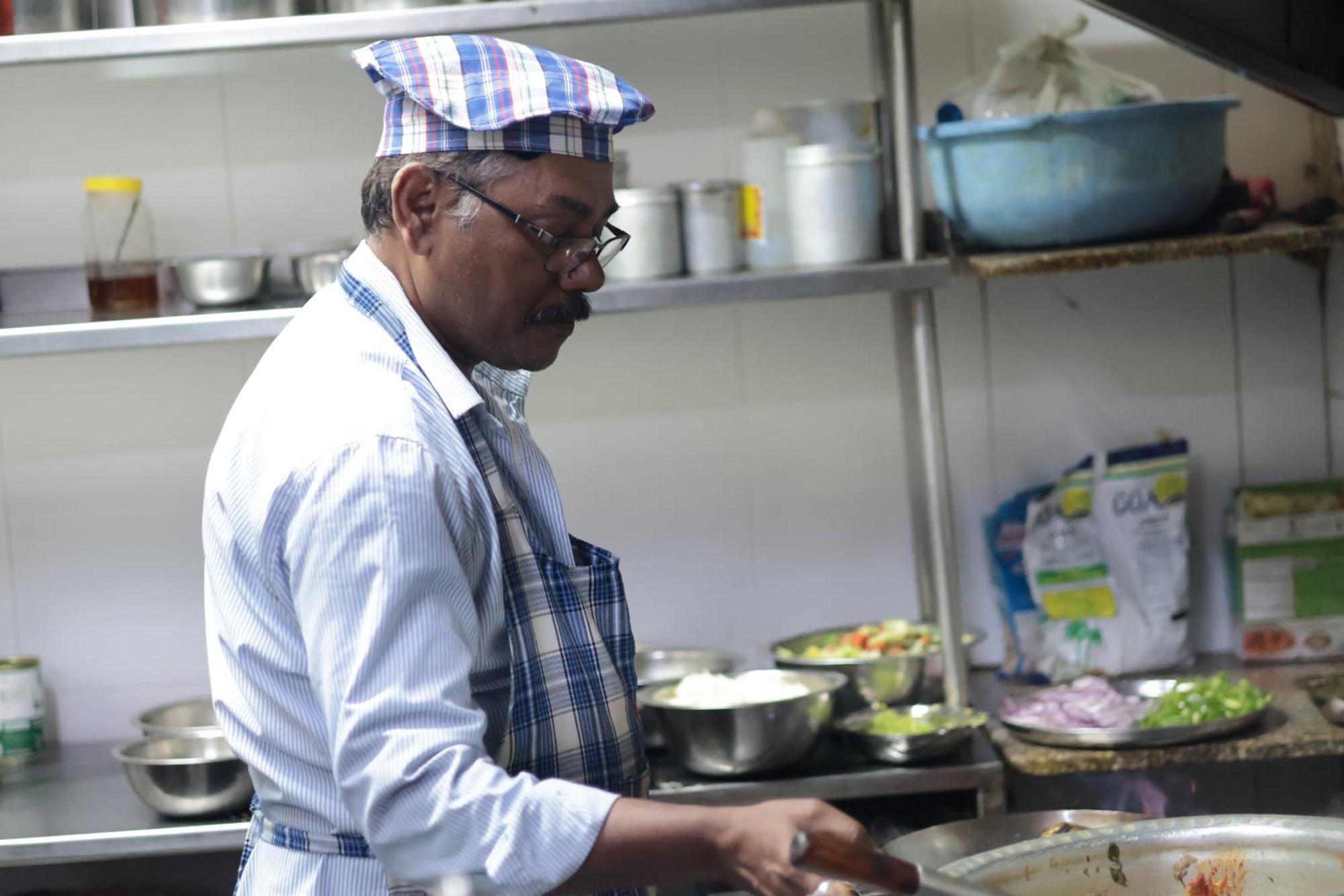 Hotel Kabir Ahmedabad Bagian luar foto