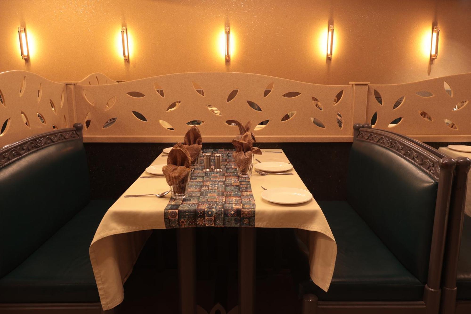 Hotel Kabir Ahmedabad Bagian luar foto