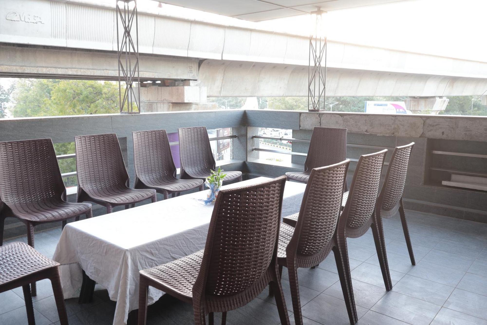 Hotel Kabir Ahmedabad Bagian luar foto