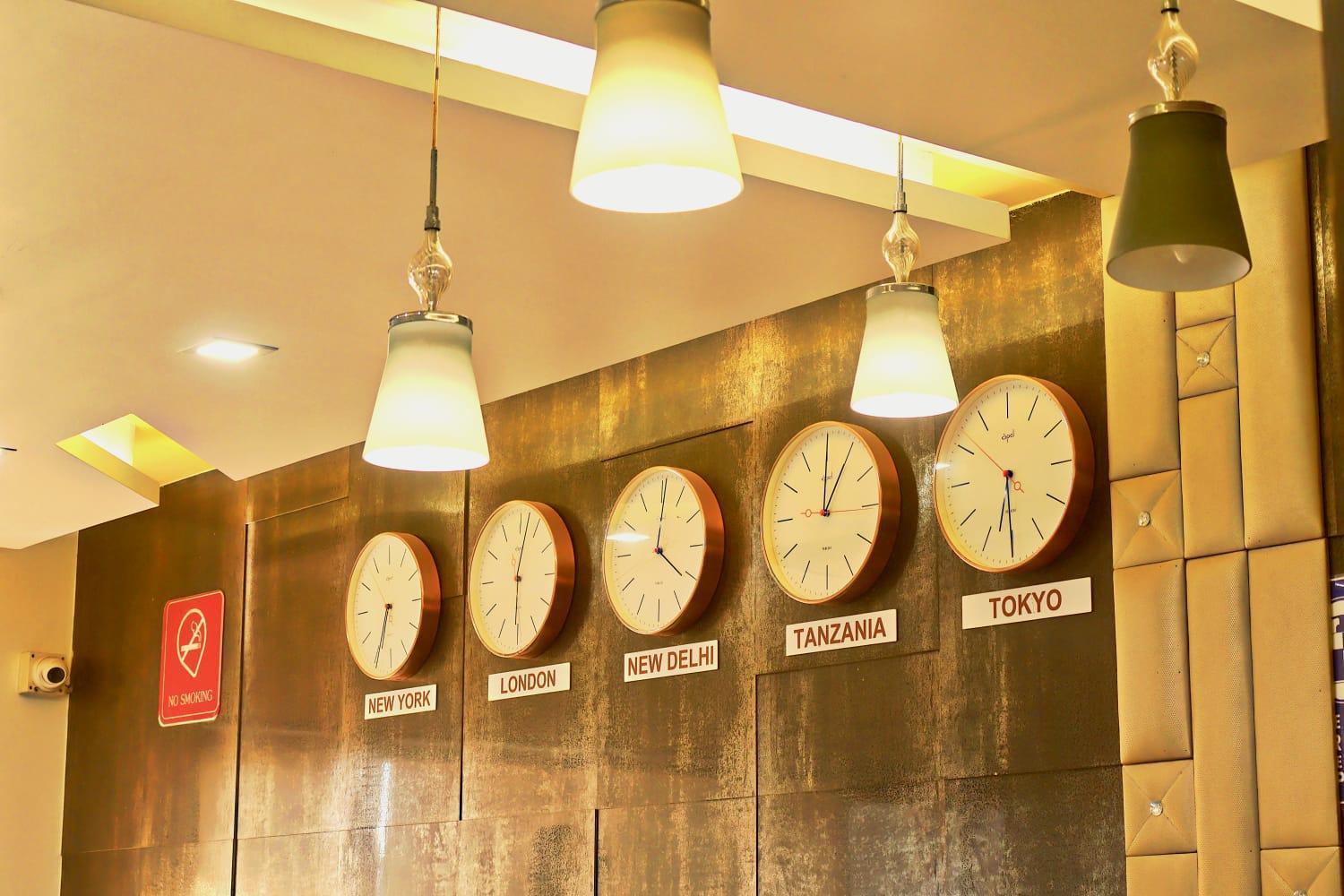 Hotel Kabir Ahmedabad Bagian luar foto